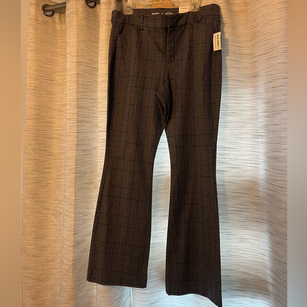 Never Worn!! Old Navy Pixie Flare Plaid Dress Pants
